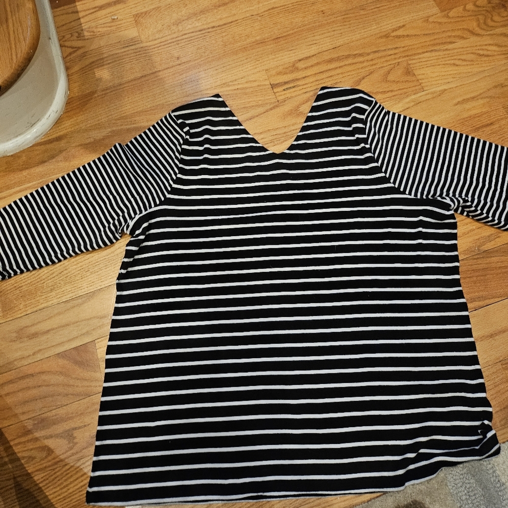 Lane Bryant Vneck Top, Size 18/20 with 3/4 sleeves